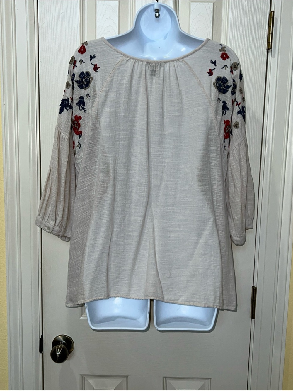 intro Cotton Oatmeal Embroidered Floral Bell Sleeve Blouse Top Sz L Boho Cottage - Picture 7 of 14